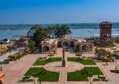 Discover the new Venetian-style Mahanadi Ghats in Sambalpur. Explore the riverfront featuring the daily Mahanadi Aarti, boating, and parks