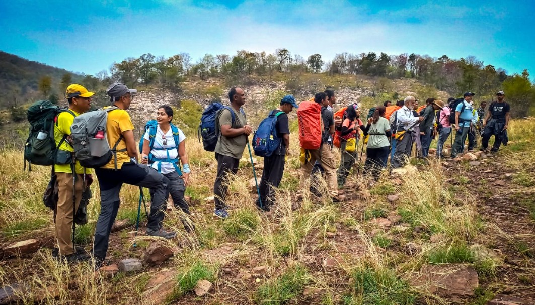 trekking in debrigarh